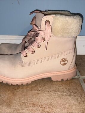 Timberland Women's Pink Shearling-Lined Lace-Up Boot